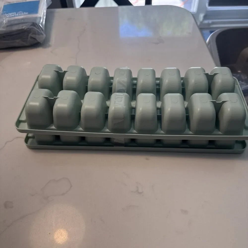 Set Of 2 Seafoam Green Target Plastic 16 Ice Cube Trays Stackable Made in USA